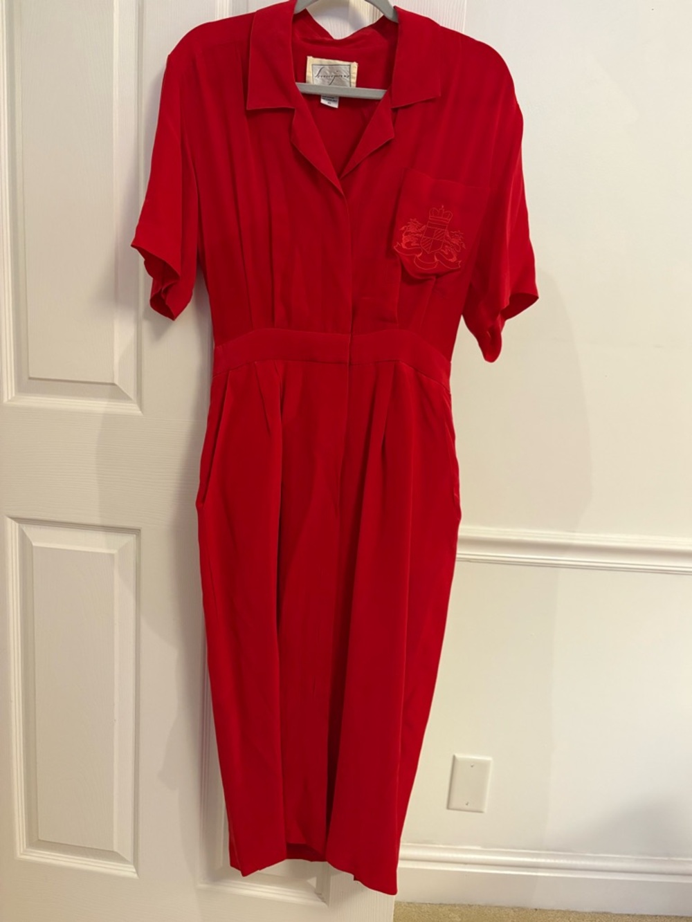 Vintage (80’s) 100% silk Red Short Sleeve Midi Dress